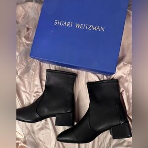 BRAND NEW Stuart Weitzman Ankle Booties 39